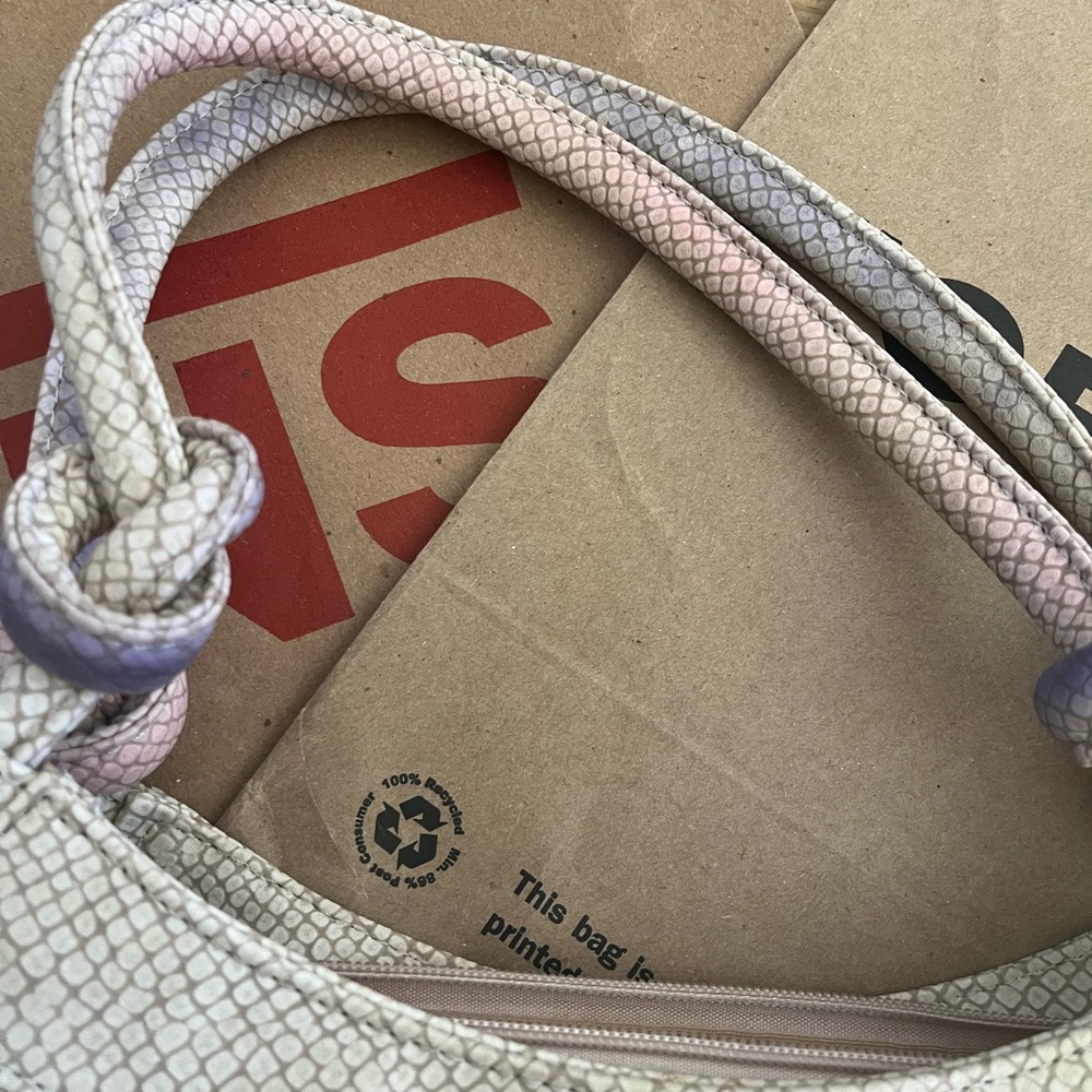 Purse - Picture 2 of 6